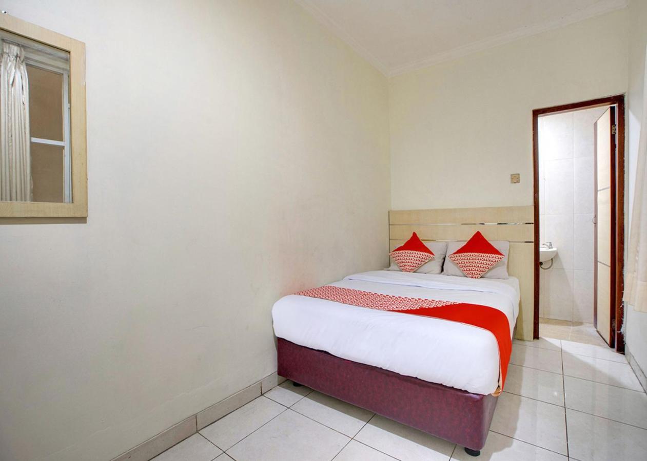 Oyo 2554 Hotel Arimbi Lama Dewi Sartika Bandung Exterior foto